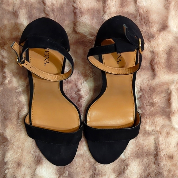 Faux Suede Block Heel Ankle Strap Sandals - Picture 3 of 7